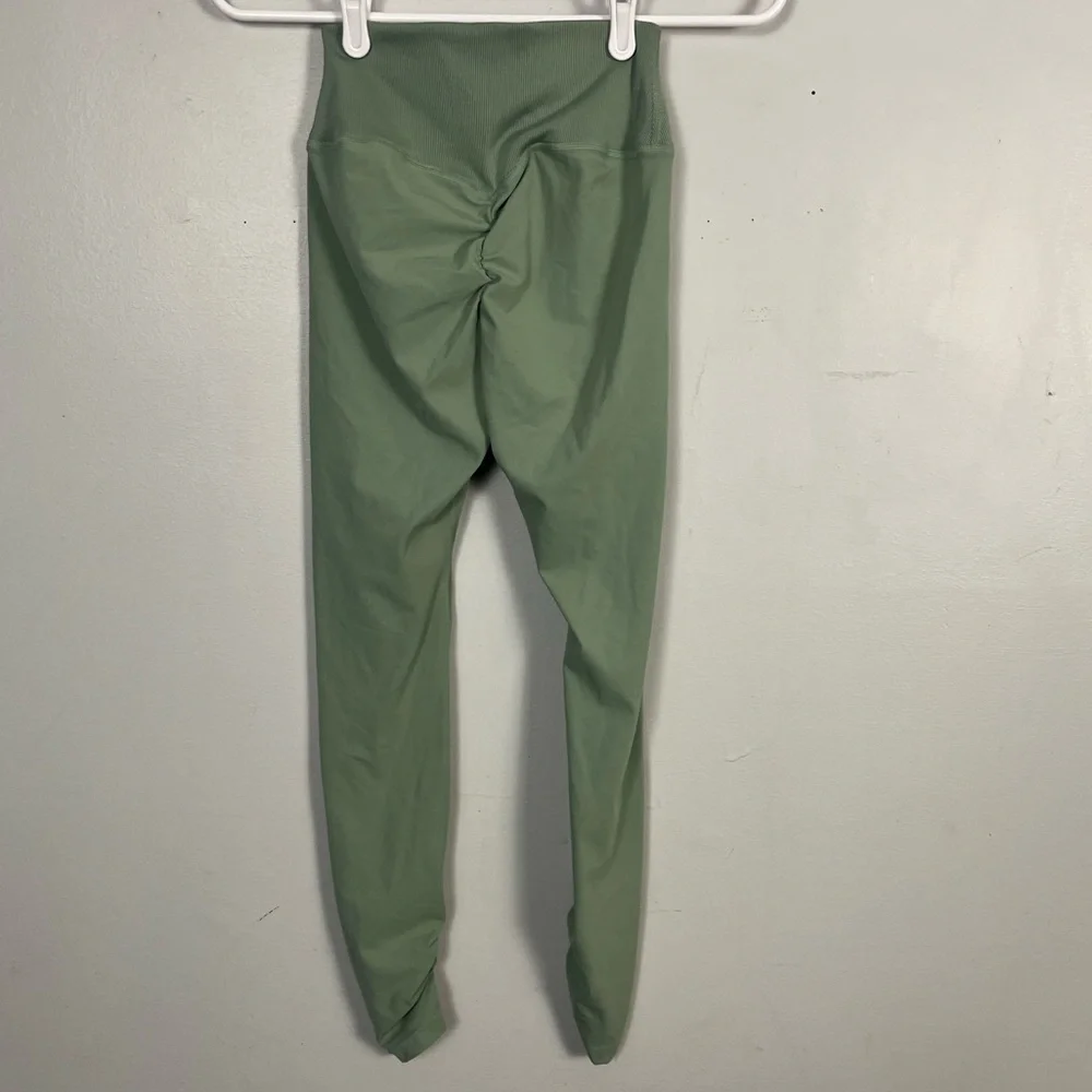 Whitney Simmons  Gymshark waist rib waist leggings Moss green size small new